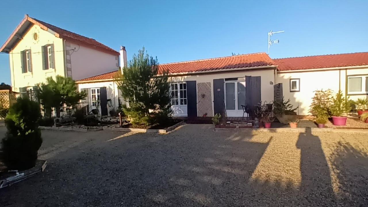 Le Clos Des Passiflores Понс Екстериор снимка