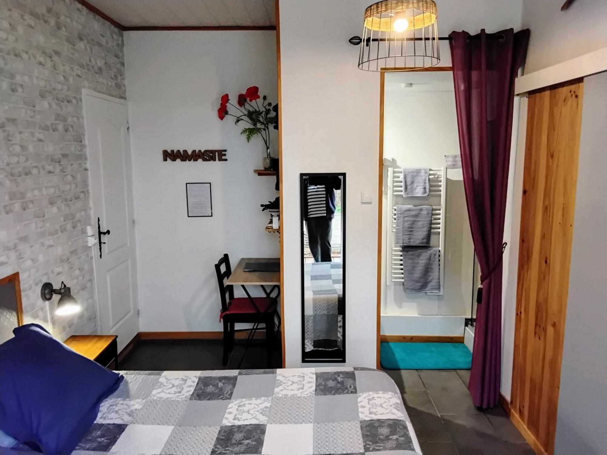 Le Clos Des Passiflores Понс Екстериор снимка